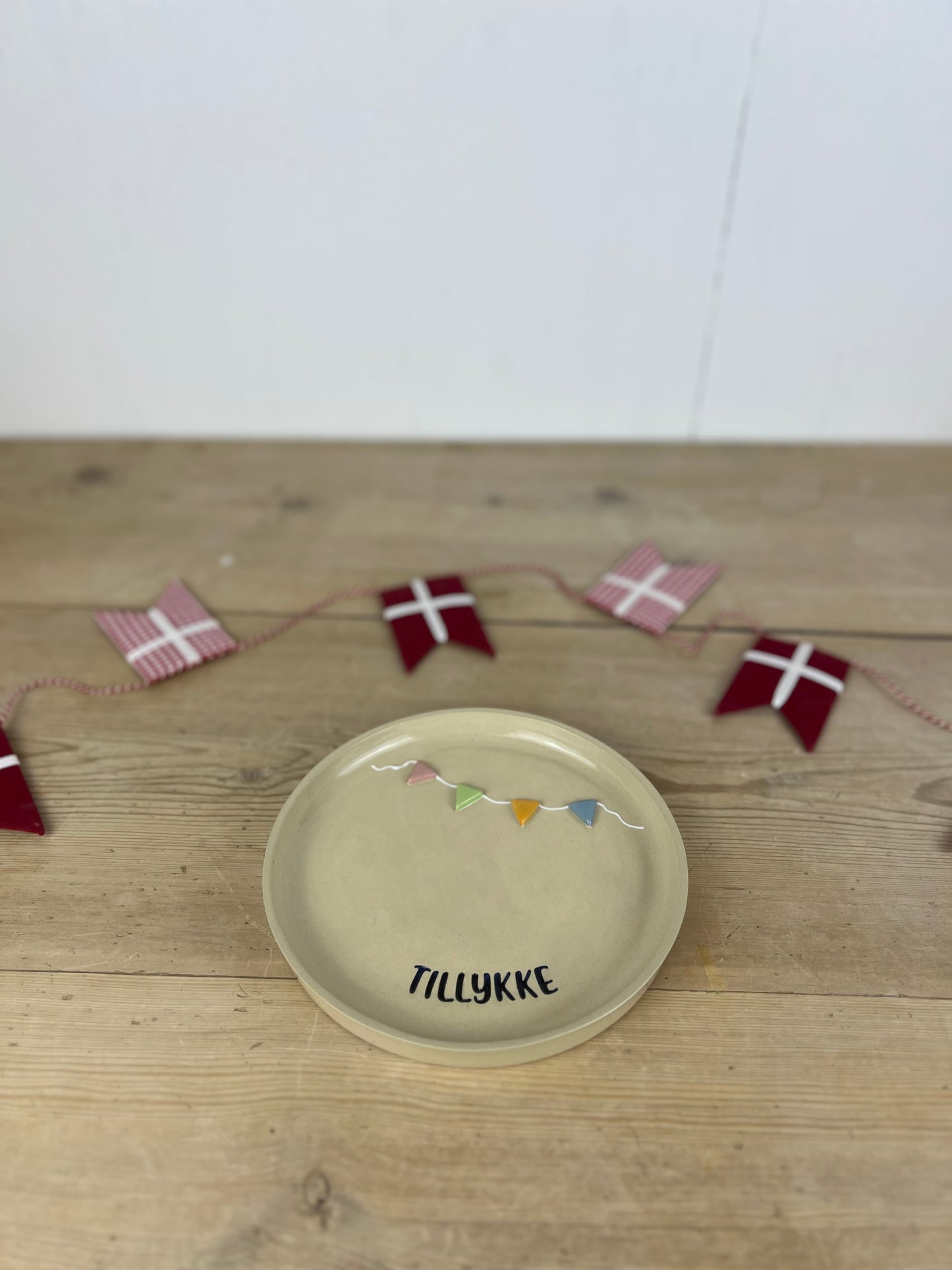 Lille fødselsdagstallerken m. Vimpel