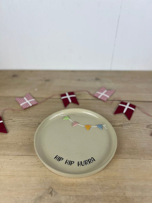 Mellem fødselsdagstallerken m. vimpel
