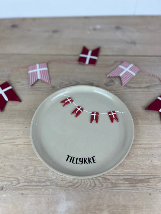 Mellem fødselsdagstallerken m. flag
