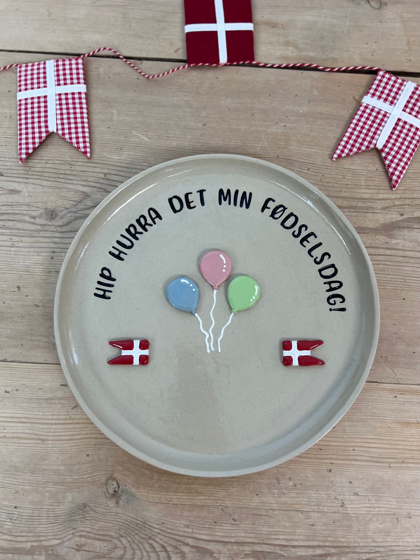 Mellem fødselsdagstallerken m. balloner