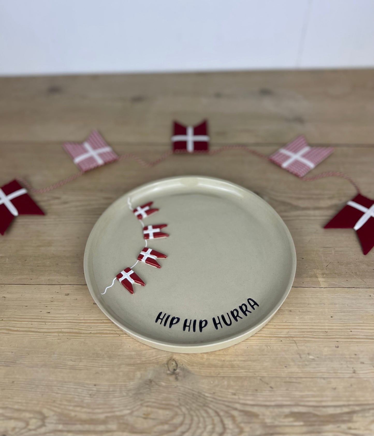 Mellem fødselsdagstallerken m. flag