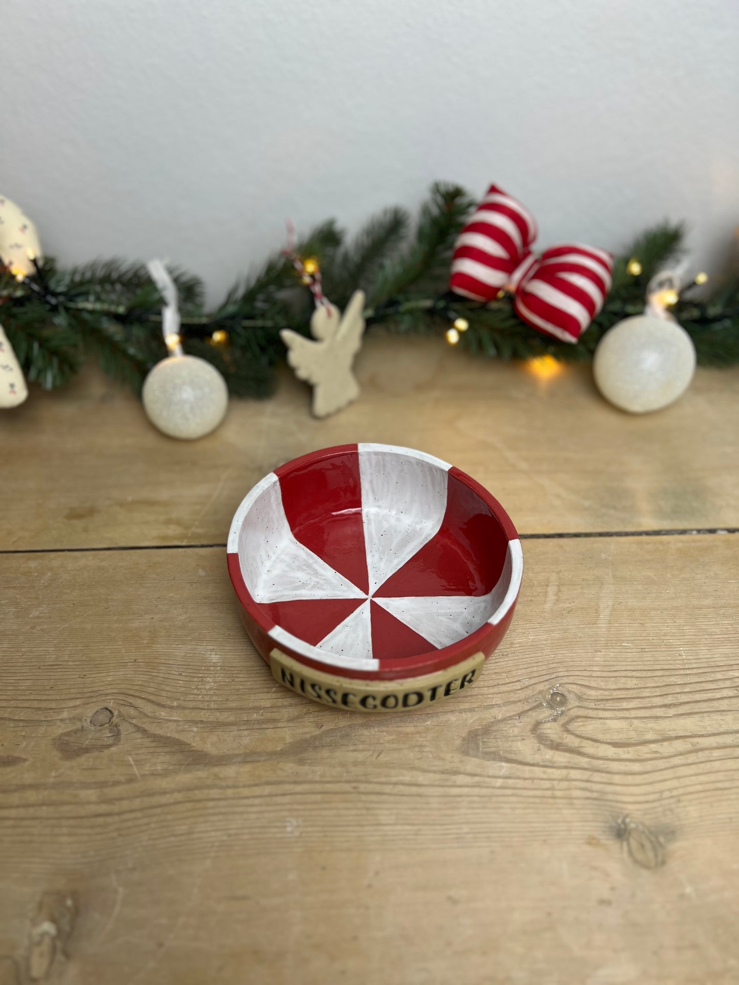 Nissegodter juleskål m. tivoli striber